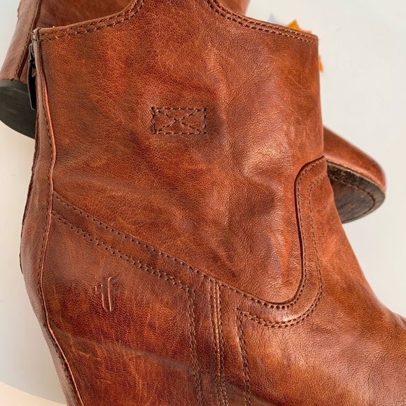 Frye Carson Wedge Cognac Leather Cute Ankle Bootie - Picture 11 of 16